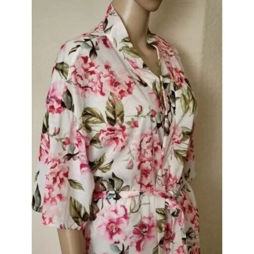 Show Me Your Mumu Robe Women's OS (One Size) Short Light Weight Floral Robe